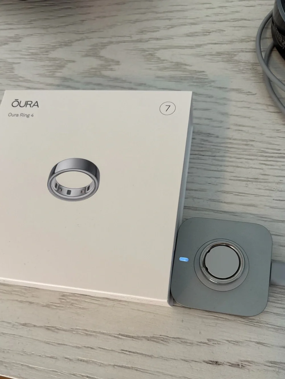 Oura Ring 4 in Silver Metal Finish